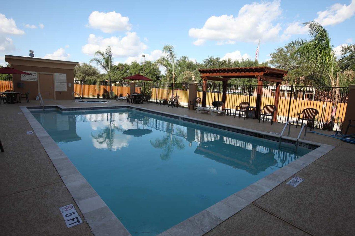 Hampton Inn Beeville Exterior photo